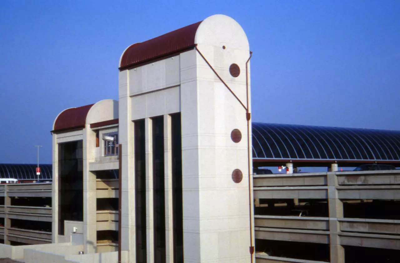Exterior view of Louisville Airport Parking Structure