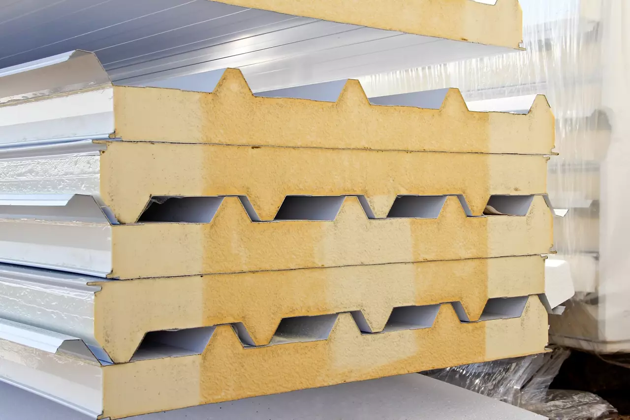 Sandwich panels at the construction site