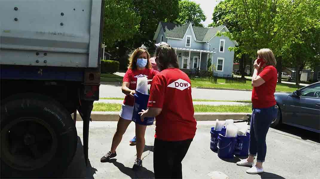 People loading truck